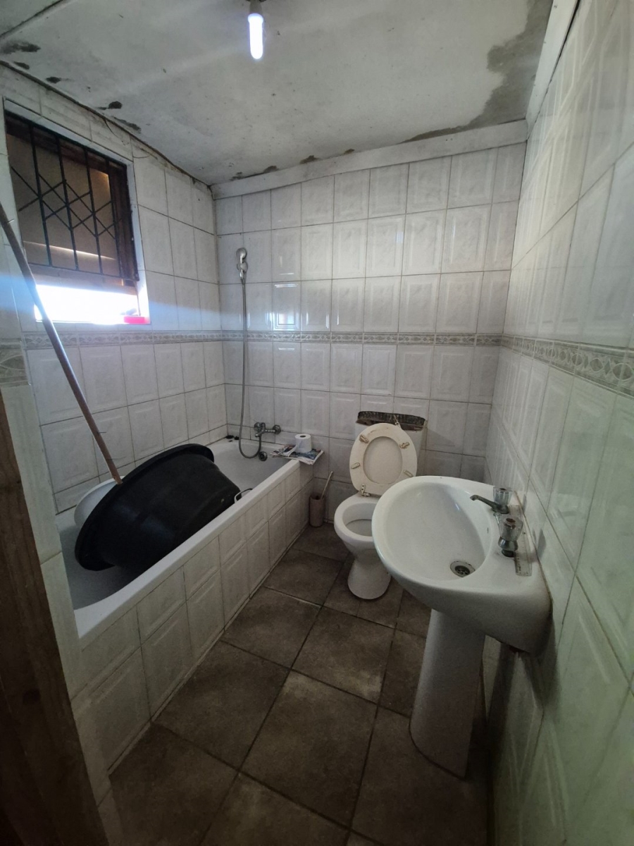2 Bedroom Property for Sale in Kwa Nobuhle Eastern Cape
